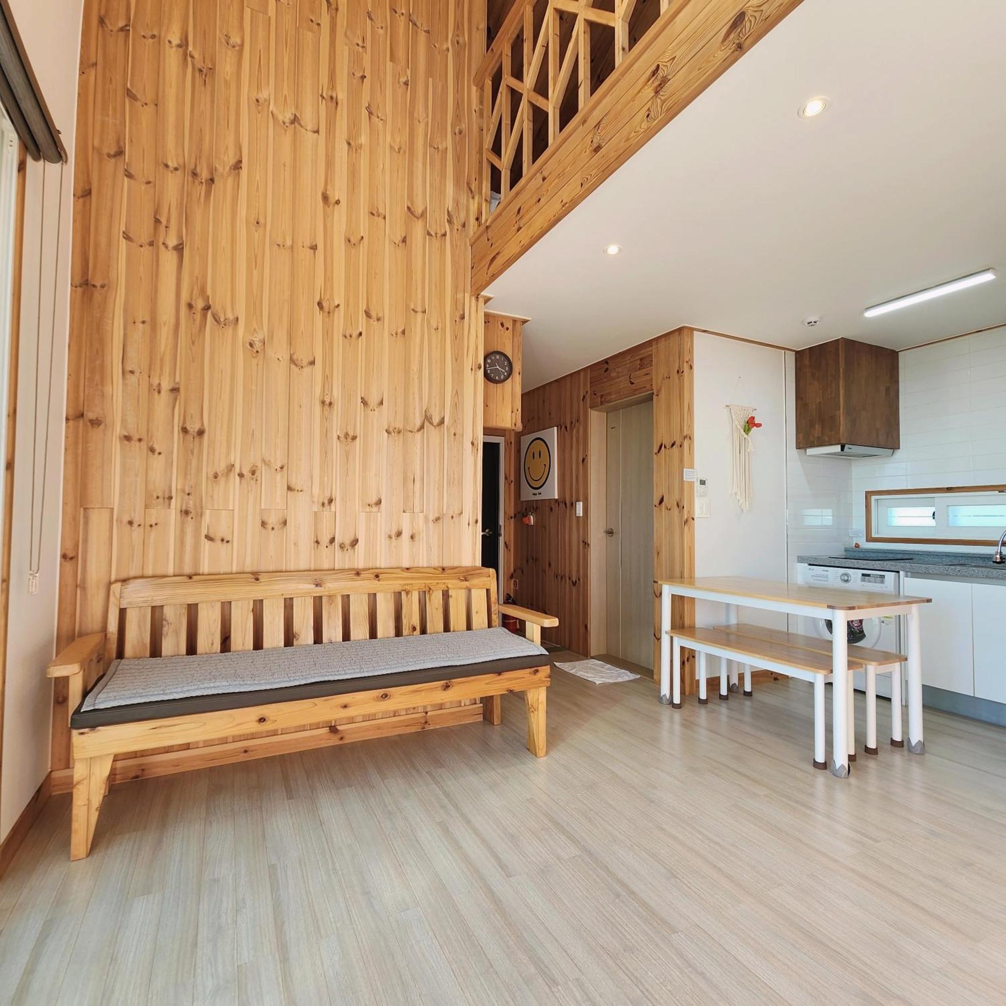Jeju 542 Pension Seogwipo Bagian luar foto