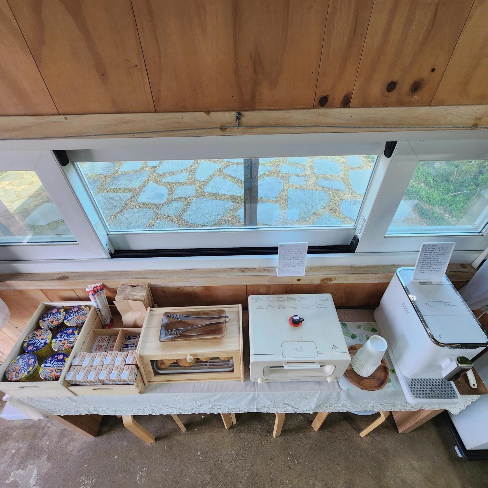 Jeju 542 Pension Seogwipo Bagian luar foto