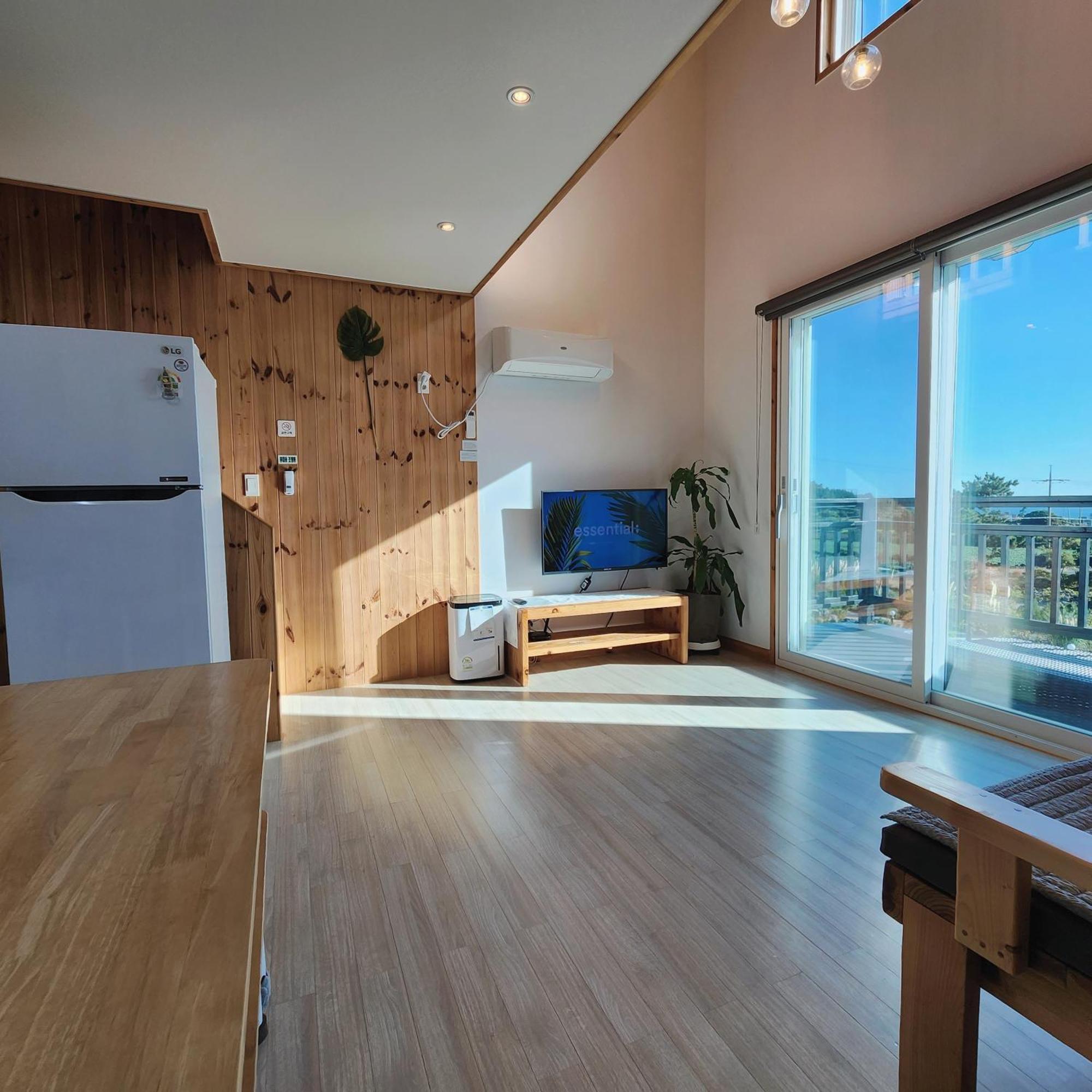 Jeju 542 Pension Seogwipo Bagian luar foto