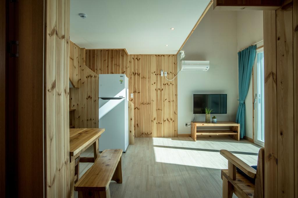 Jeju 542 Pension Seogwipo Ruang foto