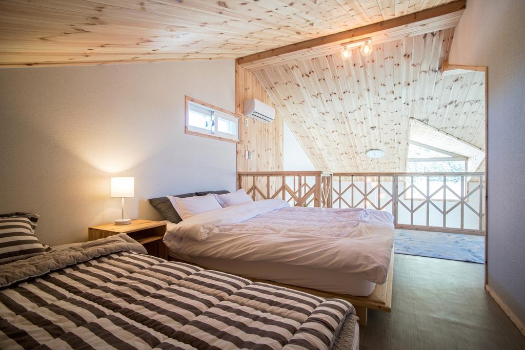 Jeju 542 Pension Seogwipo Ruang foto
