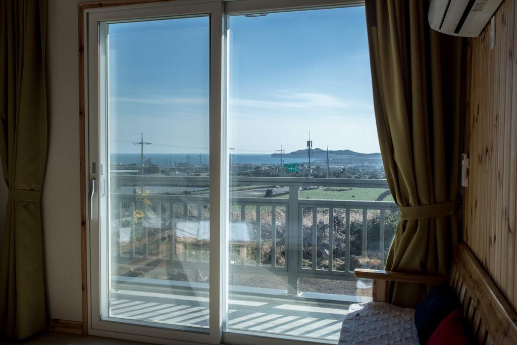 Jeju 542 Pension Seogwipo Ruang foto