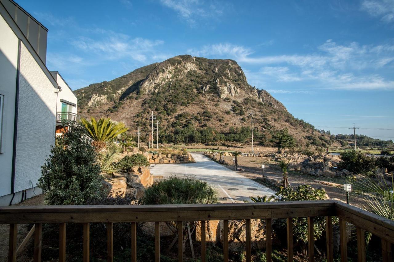 Jeju 542 Pension Seogwipo Bagian luar foto