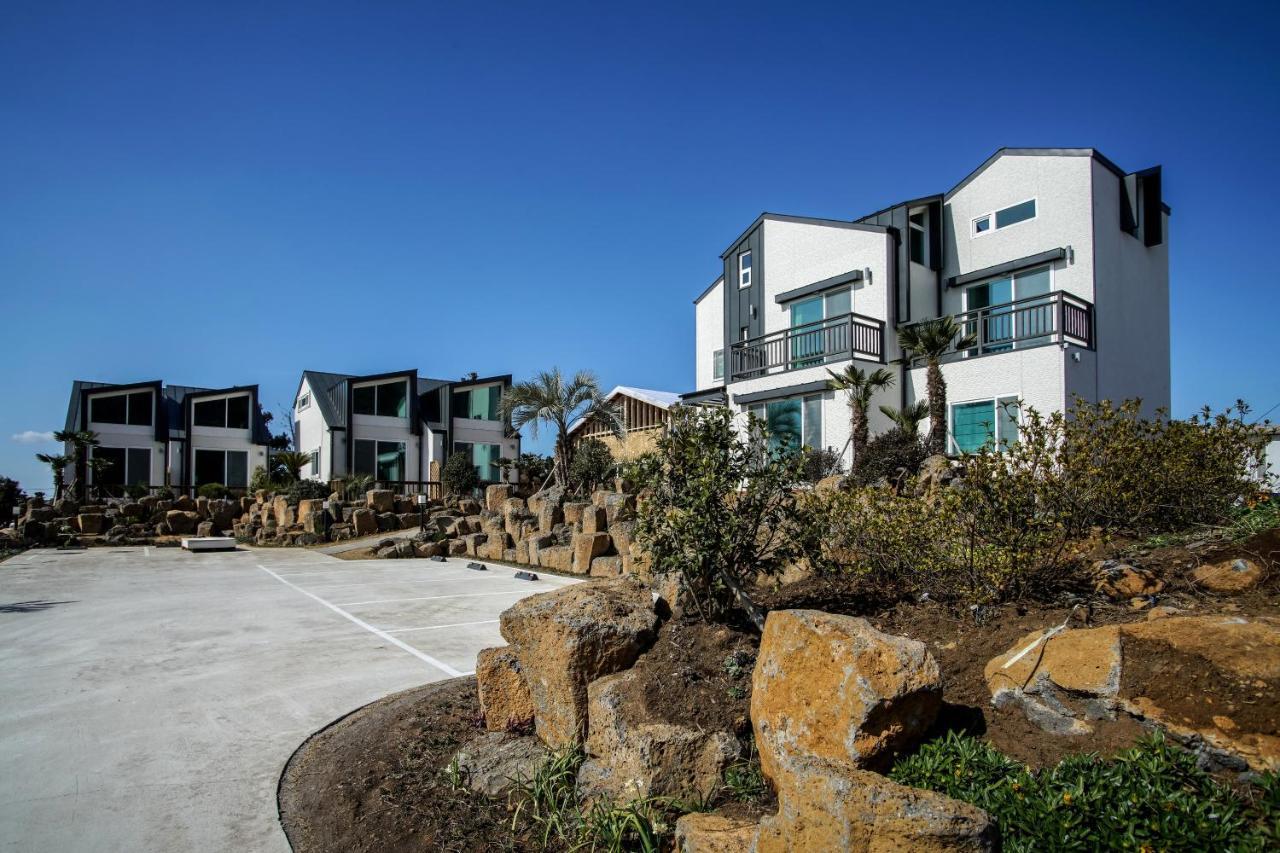 Jeju 542 Pension Seogwipo Bagian luar foto