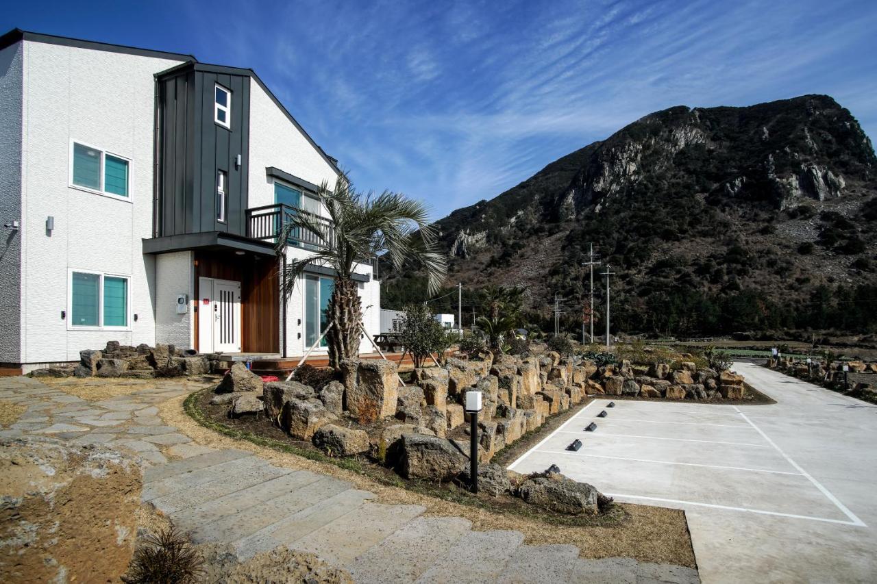 Jeju 542 Pension Seogwipo Bagian luar foto