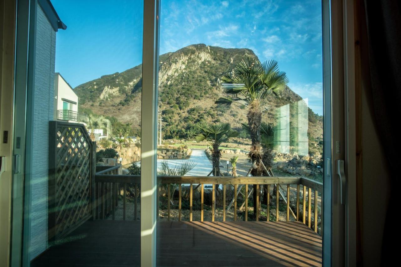 Jeju 542 Pension Seogwipo Bagian luar foto